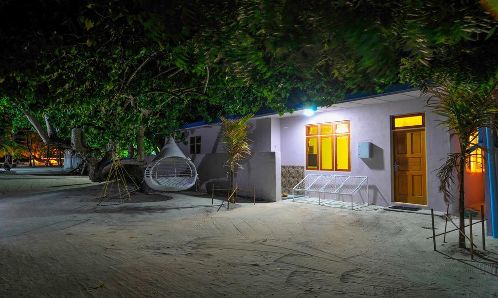 Jail Break Surf Inn Himmafushi Exterior photo